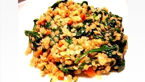 Red Lentils with Spinach and Roasted Garlic - © ProtectiveDiet.com